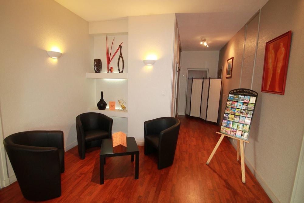 Adonis Lyon Est Hotel Artys Saint-Priest-en-Jarez Zewnętrze zdjęcie