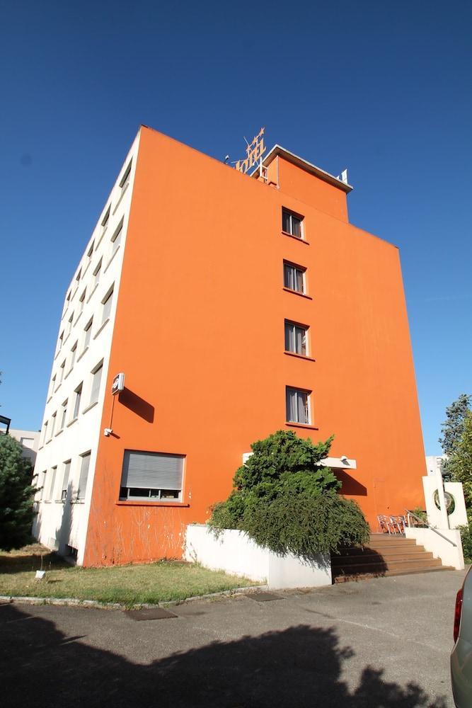 Adonis Lyon Est Hotel Artys Saint-Priest-en-Jarez Zewnętrze zdjęcie