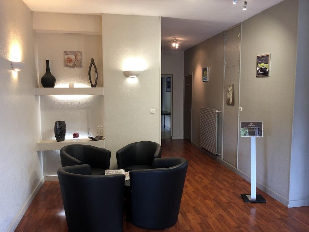 Adonis Lyon Est Hotel Artys Saint-Priest-en-Jarez Zewnętrze zdjęcie