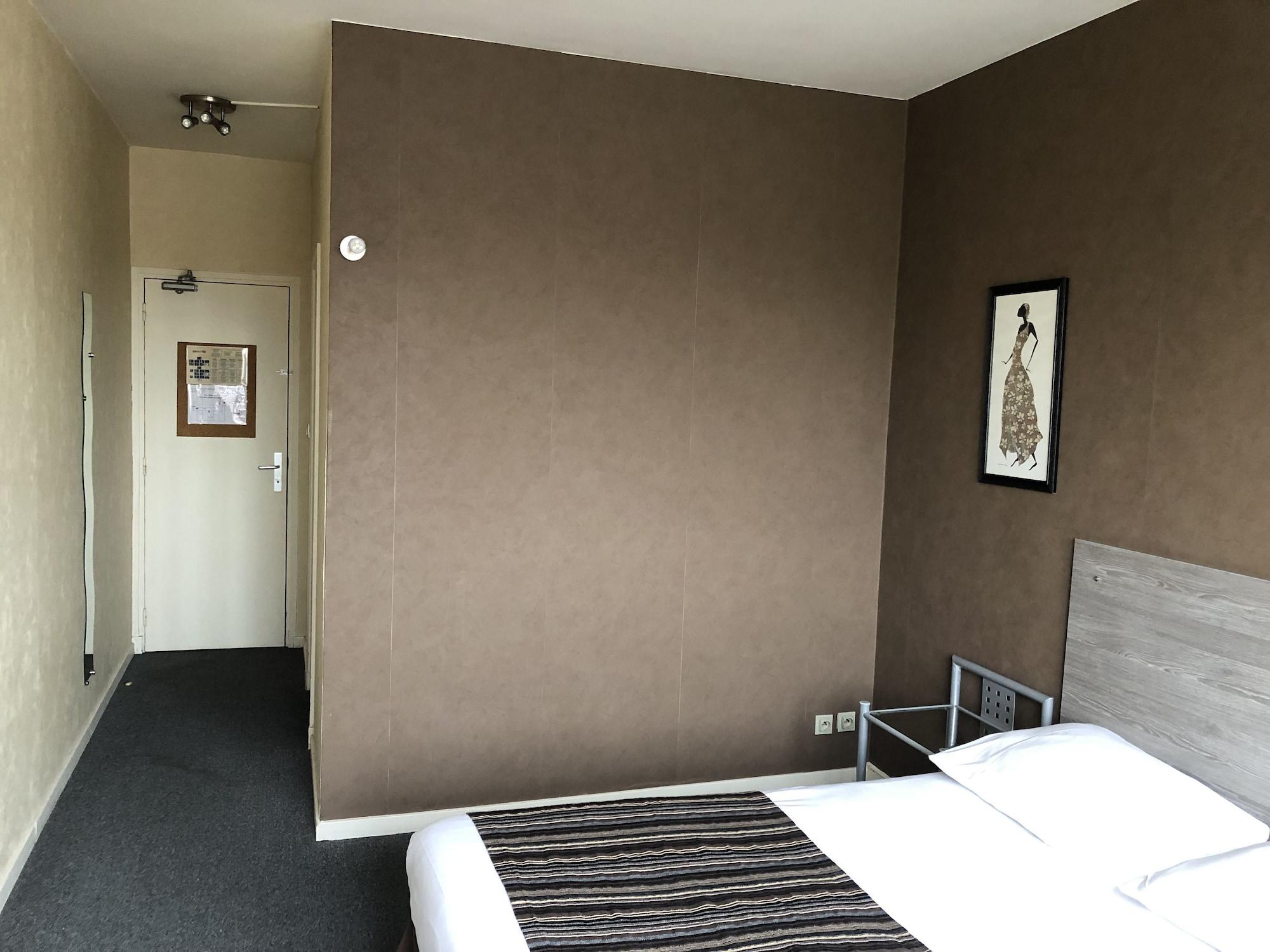 Adonis Lyon Est Hotel Artys Saint-Priest-en-Jarez Zewnętrze zdjęcie