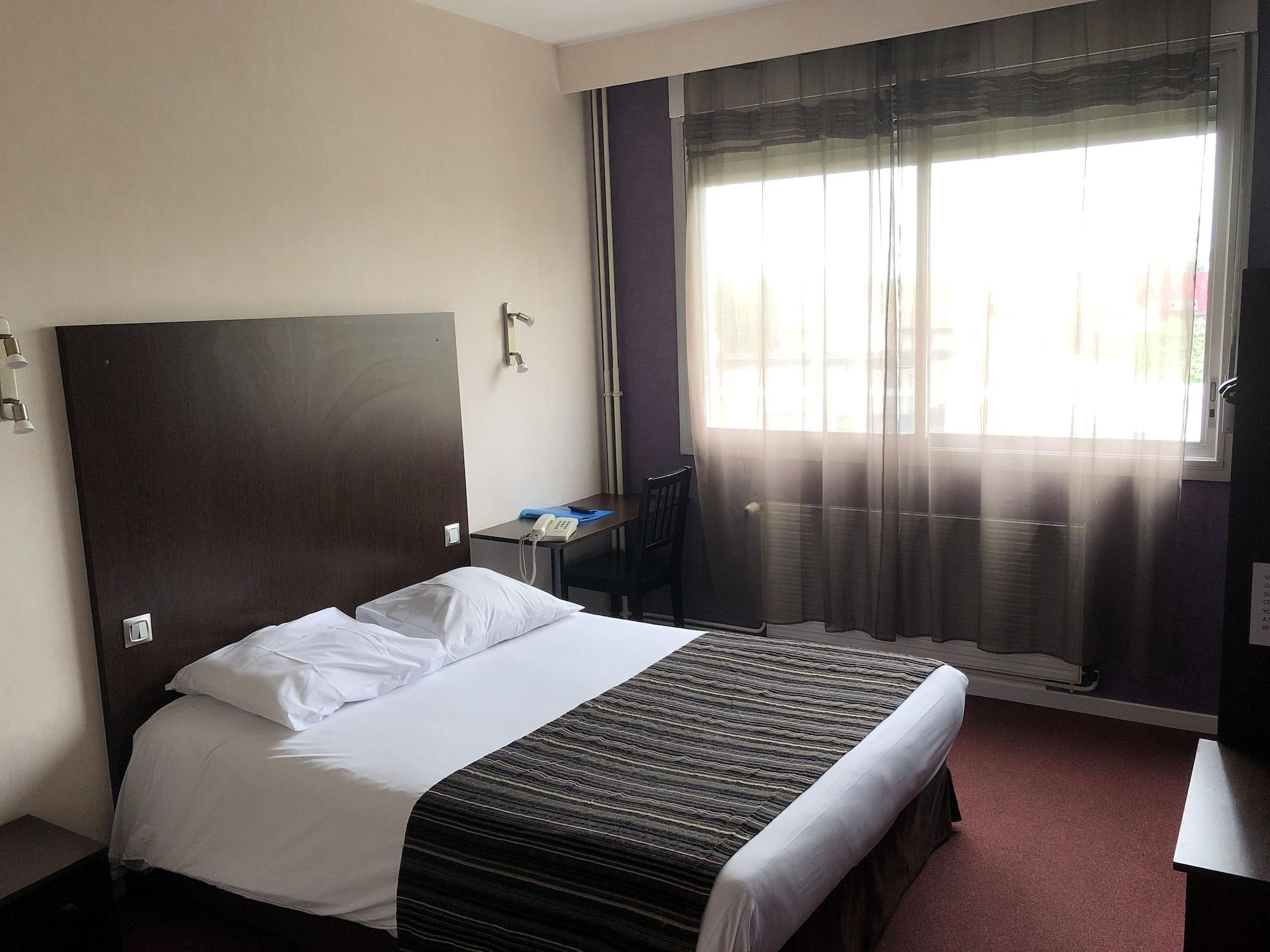 Adonis Lyon Est Hotel Artys Saint-Priest-en-Jarez Zewnętrze zdjęcie
