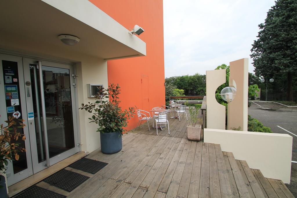 Adonis Lyon Est Hotel Artys Saint-Priest-en-Jarez Zewnętrze zdjęcie