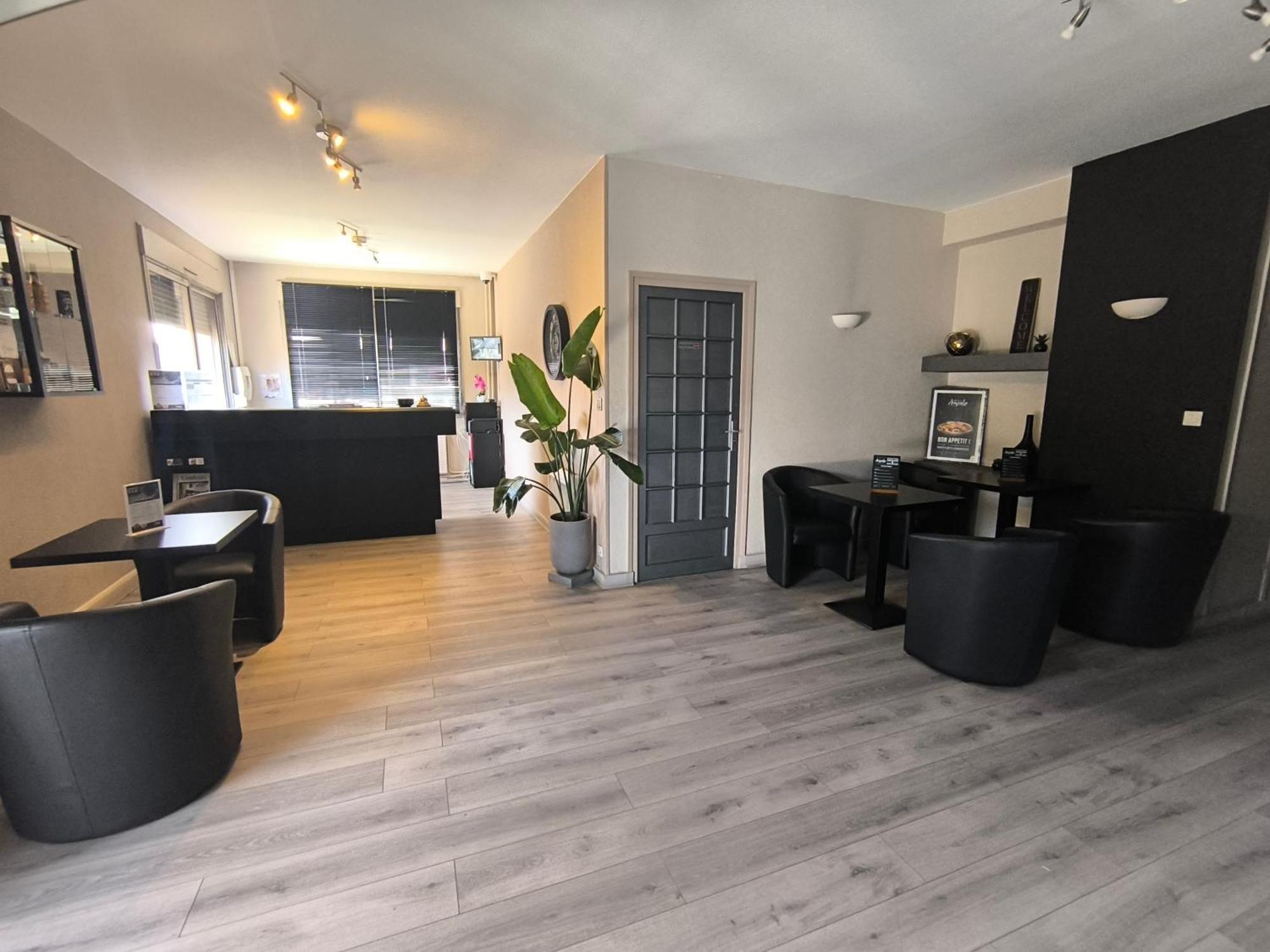 Adonis Lyon Est Hotel Artys Saint-Priest-en-Jarez Zewnętrze zdjęcie