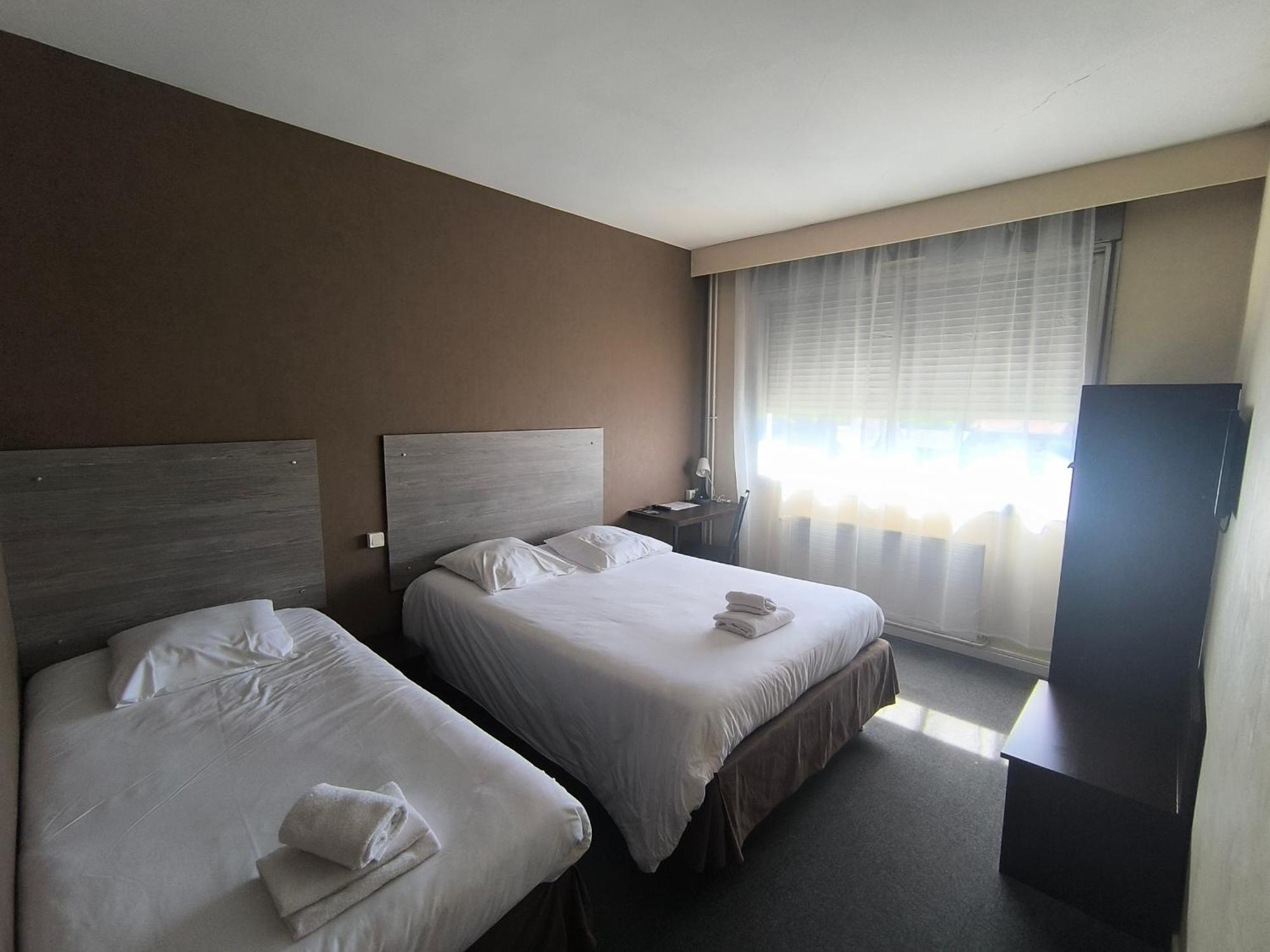 Adonis Lyon Est Hotel Artys Saint-Priest-en-Jarez Zewnętrze zdjęcie