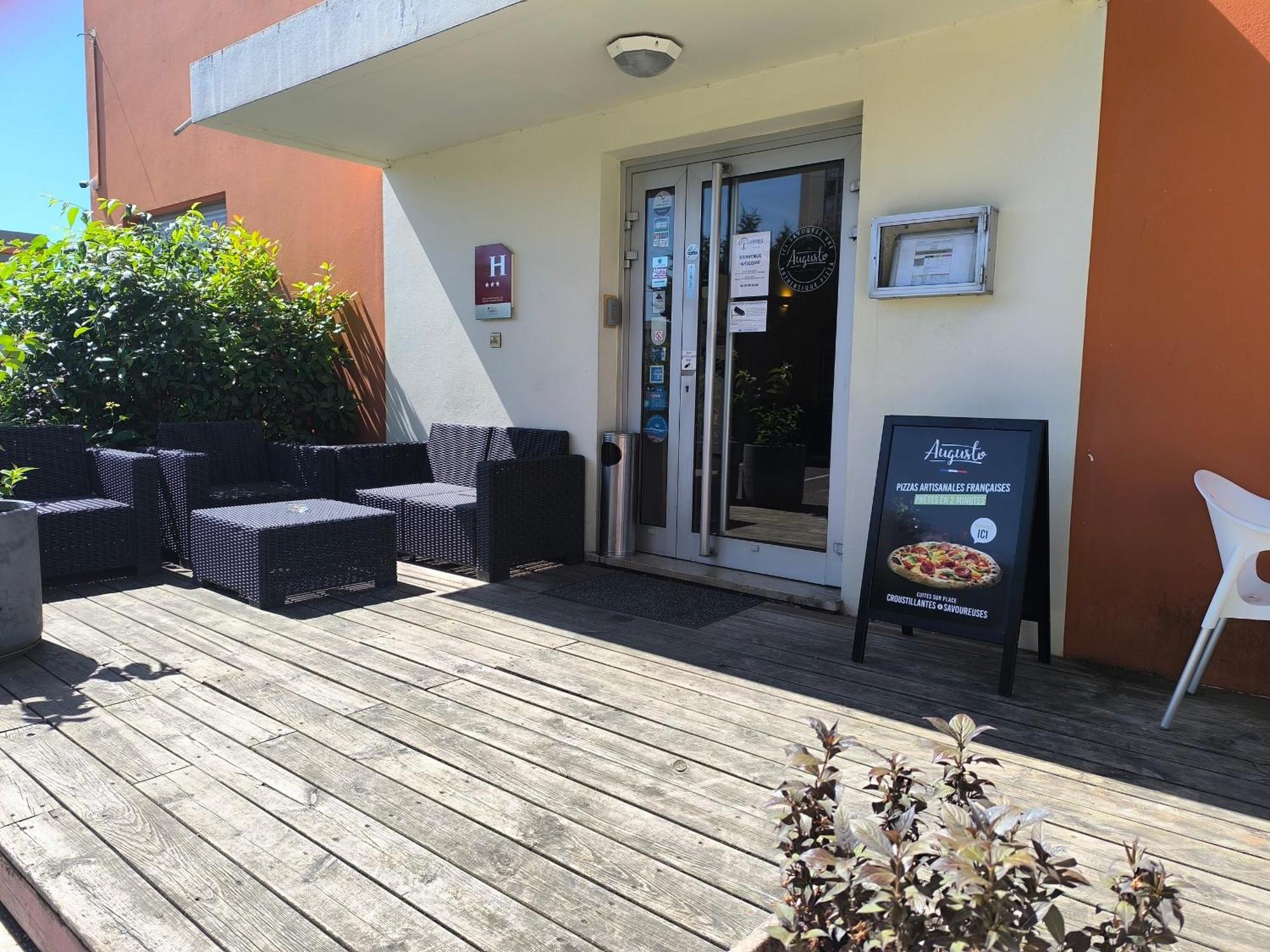 Adonis Lyon Est Hotel Artys Saint-Priest-en-Jarez Zewnętrze zdjęcie